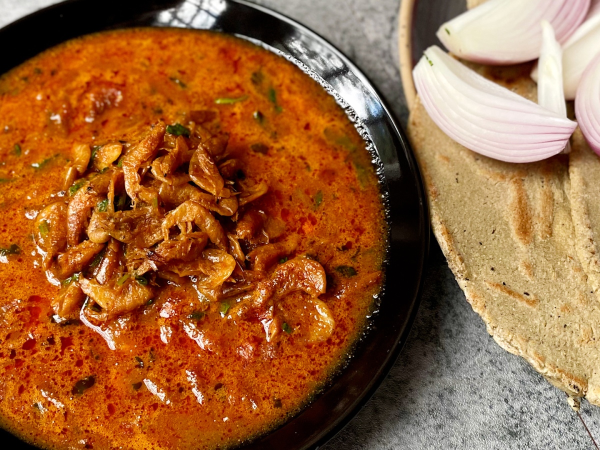 Dried Shrimp Curry | सुक्क्या कोलंबीच कालवण